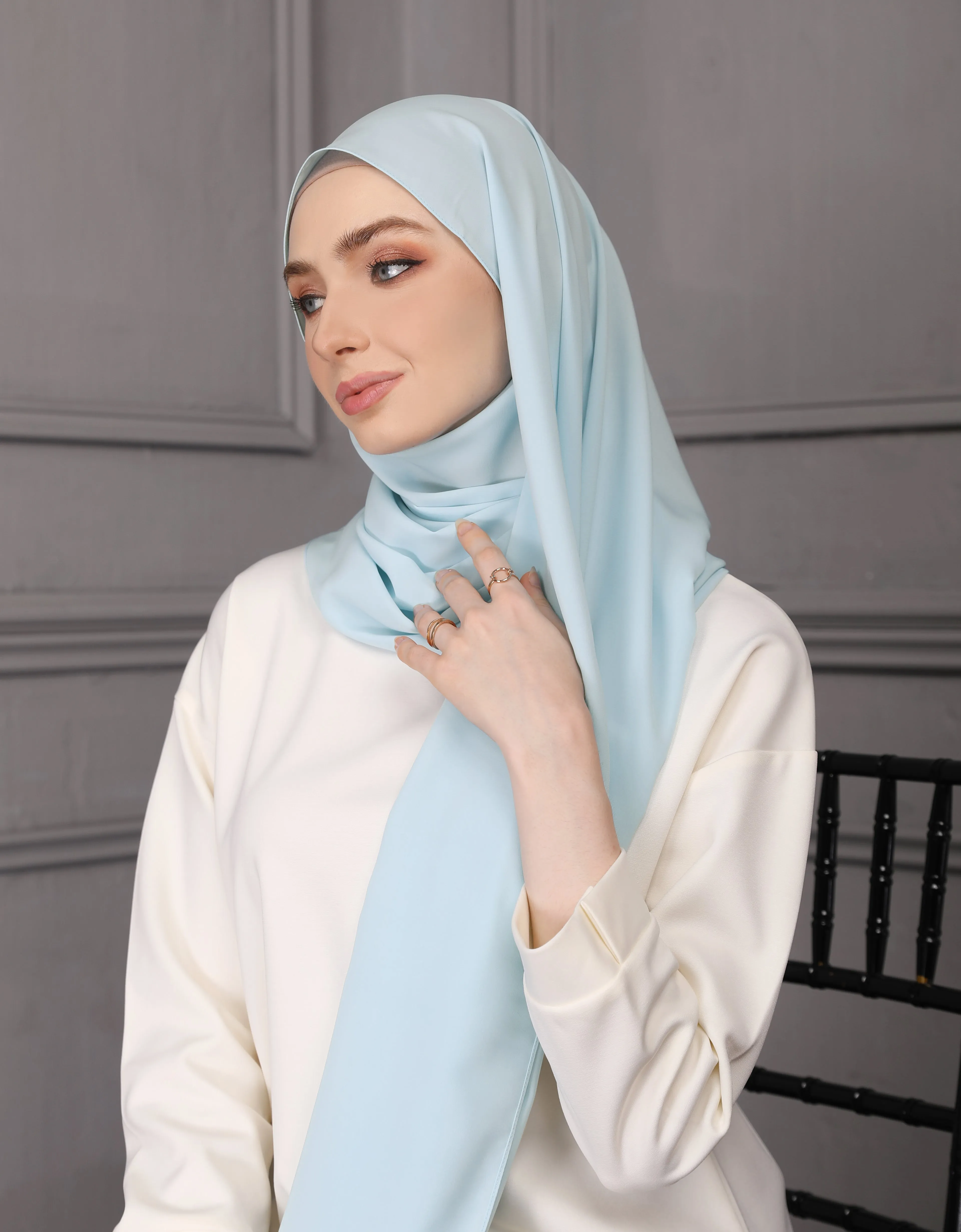 ASTEN SHAWL (TIFFANY BLUE)